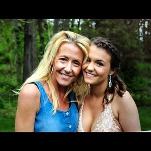 Meet your Posher, Laurie